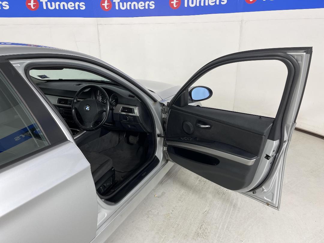 Photo '15' of BMW 320I