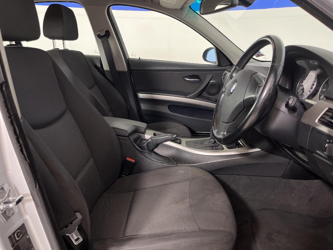 Photo '16' of BMW 320I