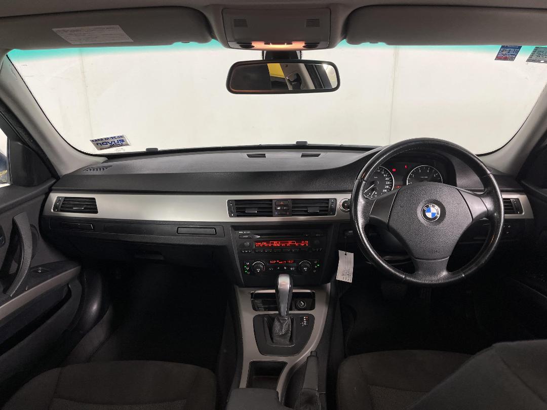 Photo '17' of BMW 320I