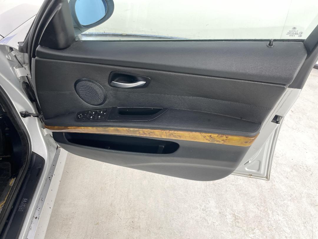 Photo '8' of BMW 323I