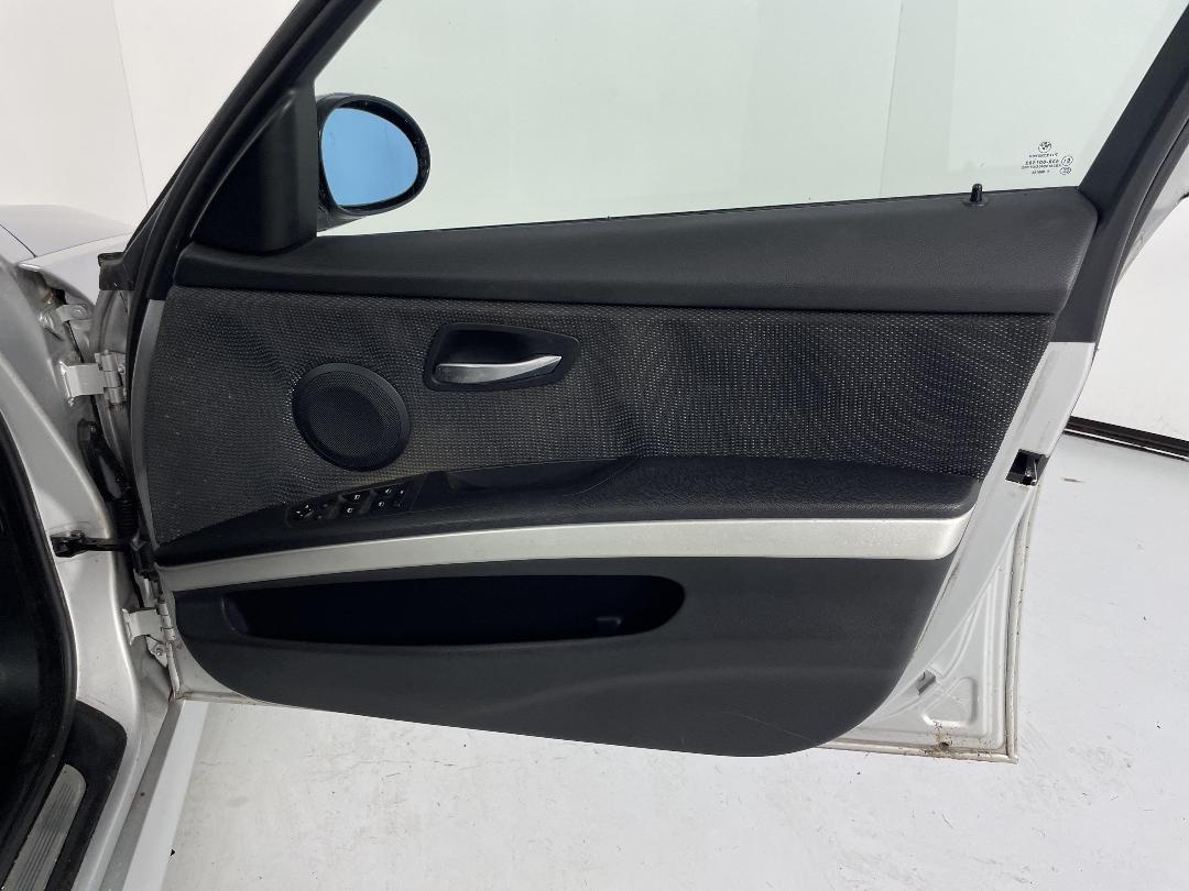 Photo '13' of BMW 323I Photo '13' of BMW 323I