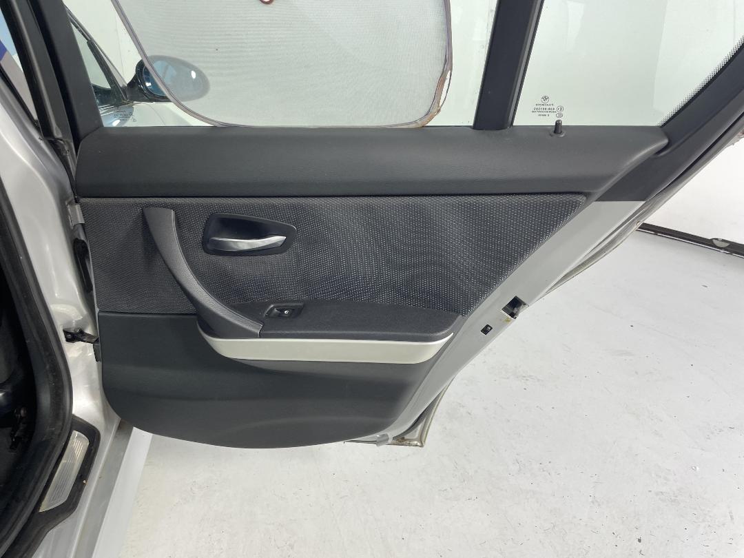 Photo '17' of BMW 323I Photo '17' of BMW 323I