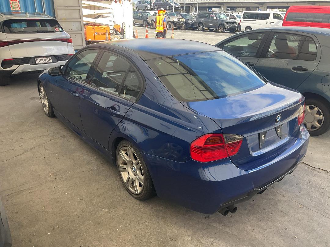 Photo '7' of BMW 323I