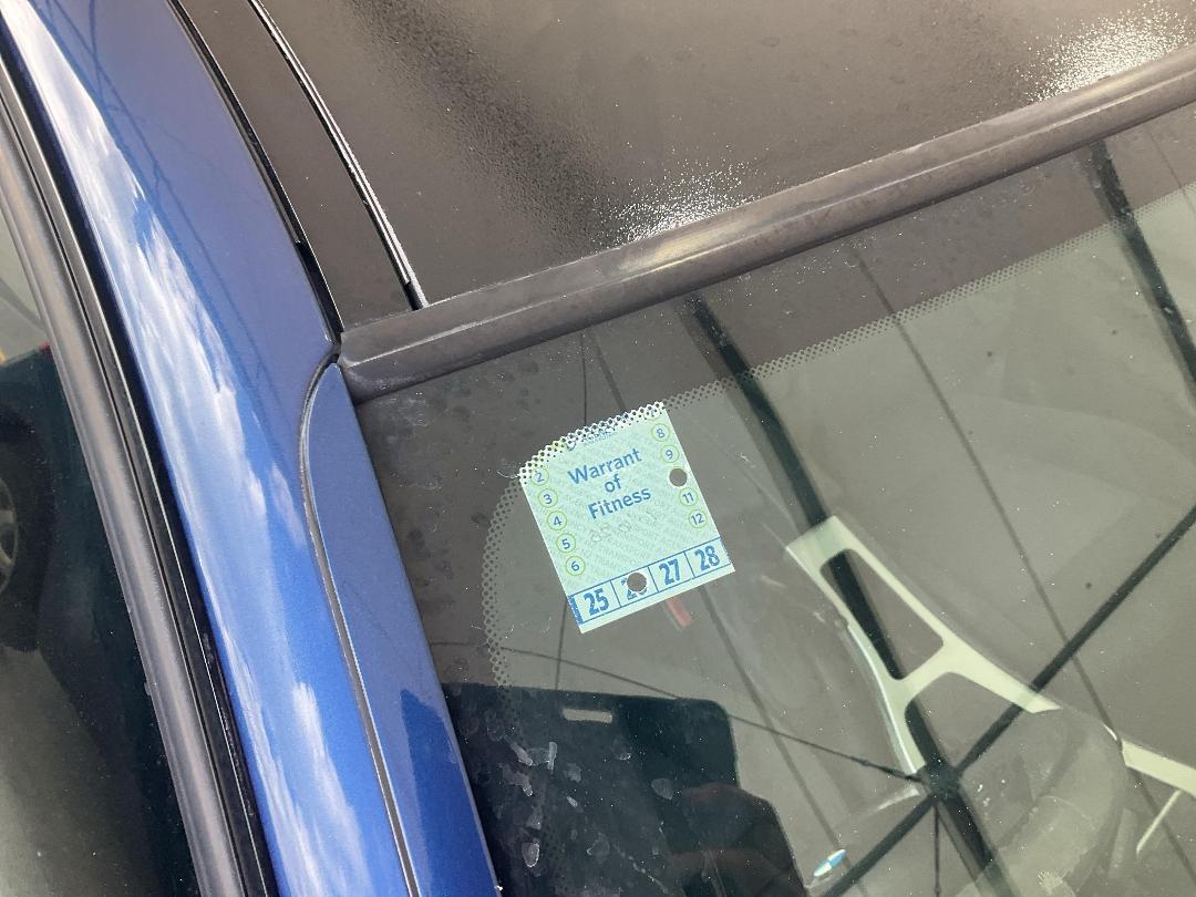 Photo '21' of BMW 323I