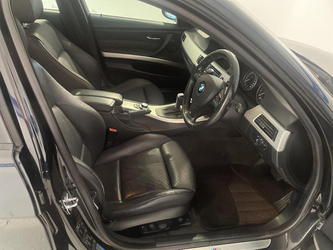 Photo '16' of BMW 335I