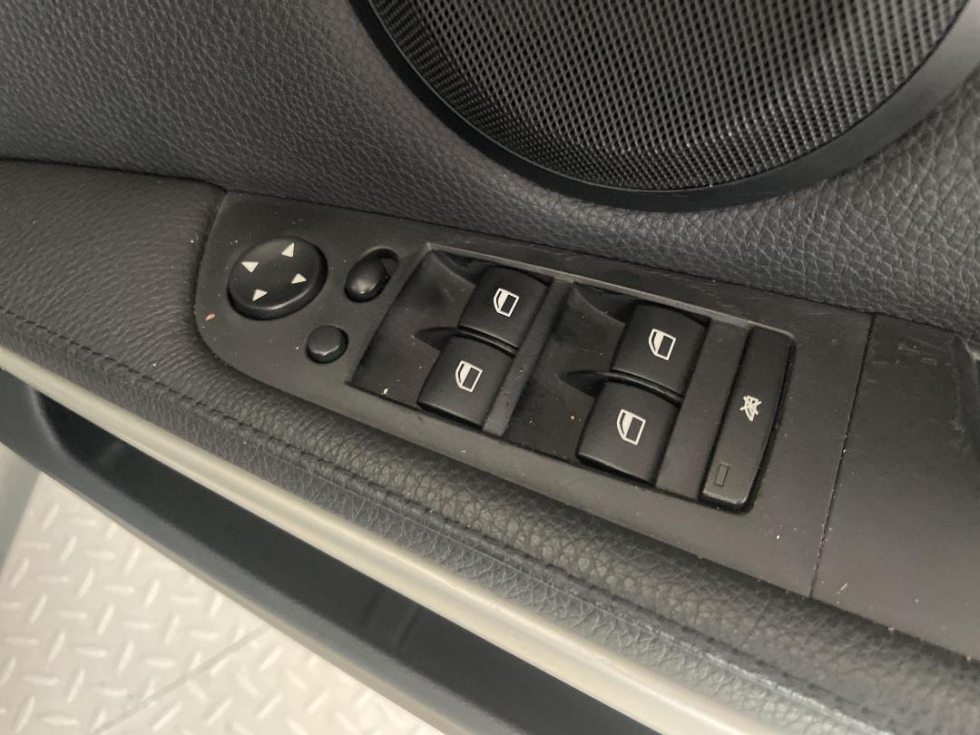 Photo '24' of BMW 335I