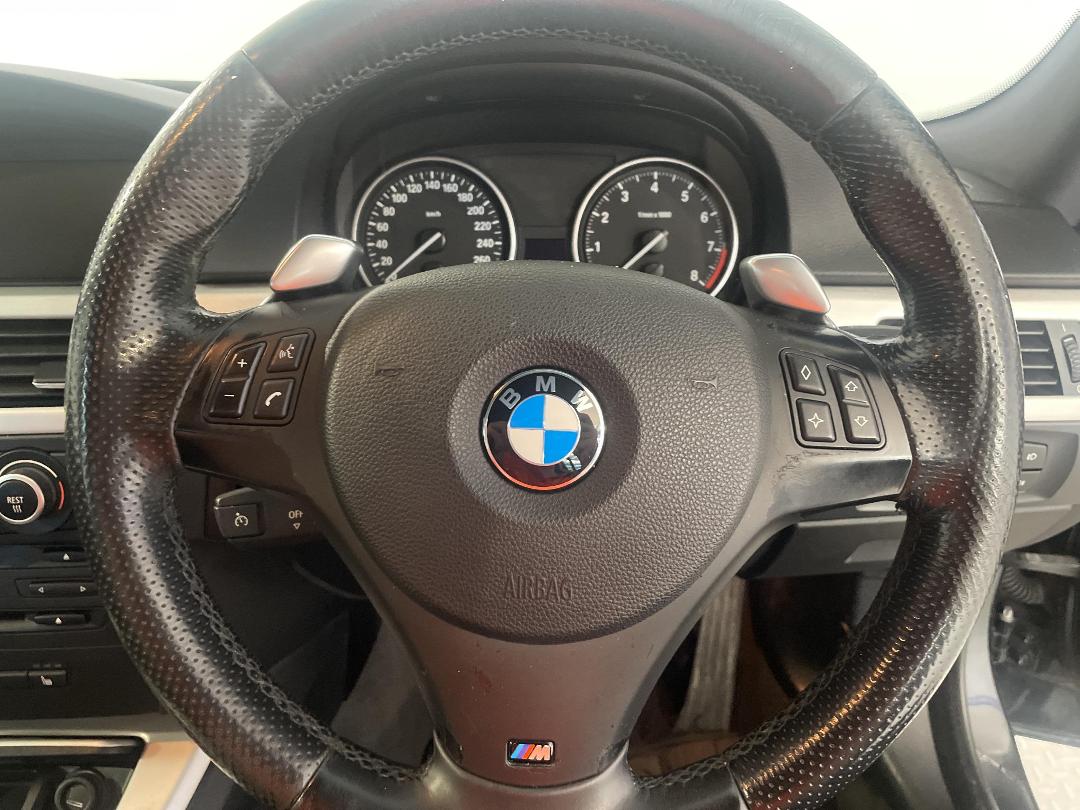 Photo '28' of BMW 335I