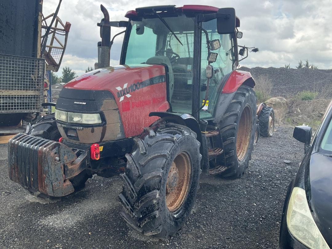 Photo '7' of Case IH MXU100 X-LINE Tractor Photo '7' of Case IH MXU100 X-LINE Tractor