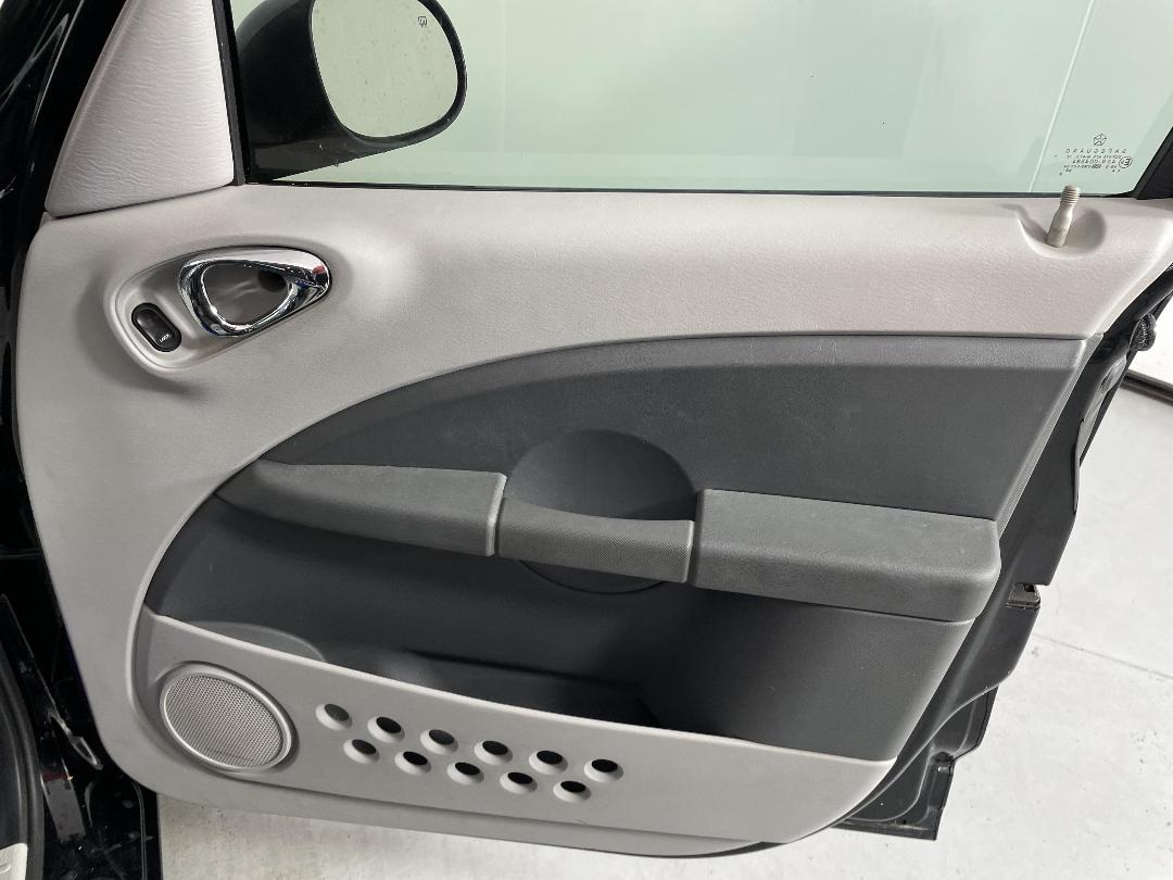 Photo '15' of Chrysler PT Cruiser Photo '15' of Chrysler PT Cruiser