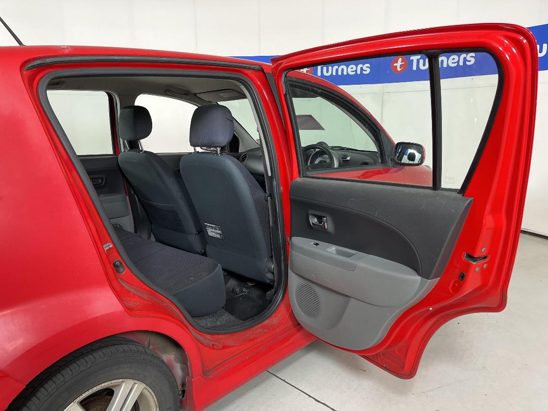 Photo '17' of Daihatsu Sirion GS