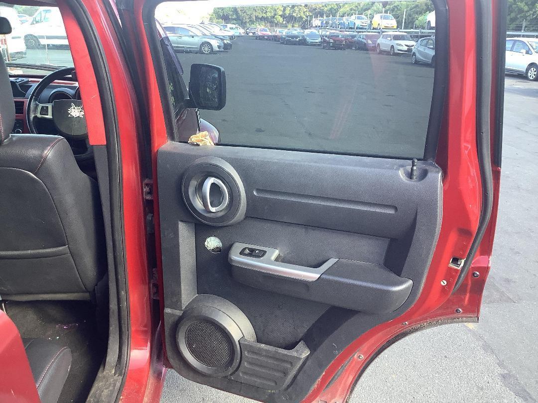 Photo '10' of Dodge Nitro