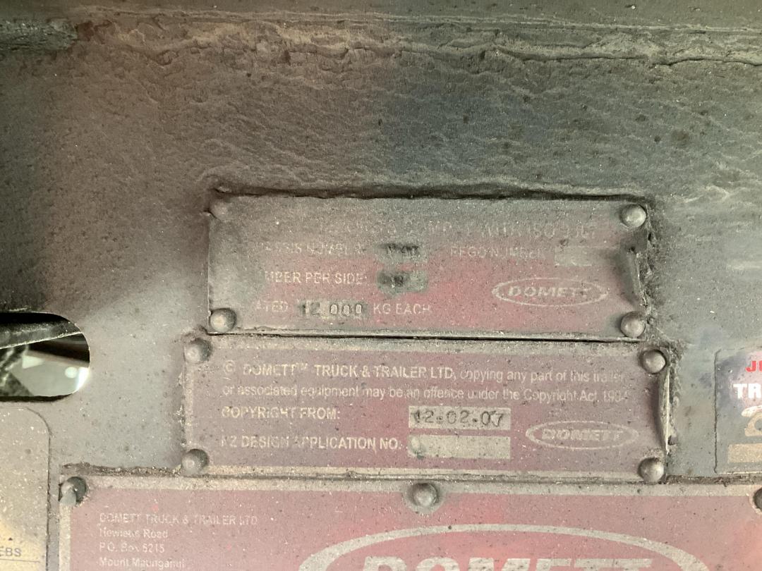 Photo '24' of DOMETT C2002 Curtainsider B-Train