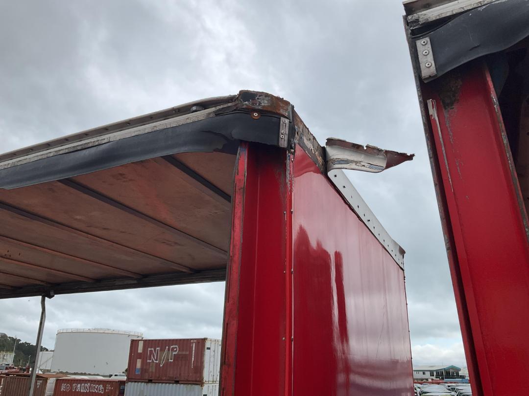 Photo '11' of DOMETT C2002 Curtainsider B-Train