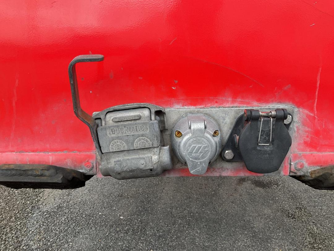 Photo '7' of DOMETT C2003 Curtainsider B-Train Photo '7' of DOMETT C2003 Curtainsider B-Train