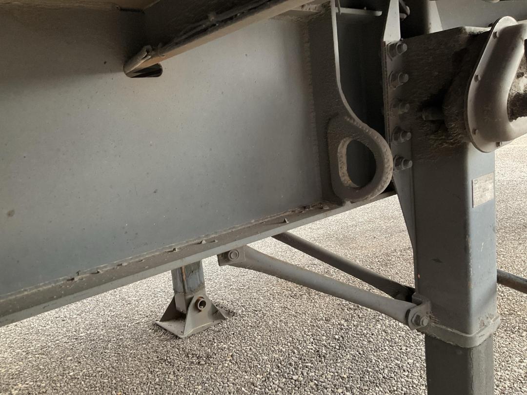 Photo '21' of DOMETT C2003 Curtainsider B-Train Photo '21' of DOMETT C2003 Curtainsider B-Train