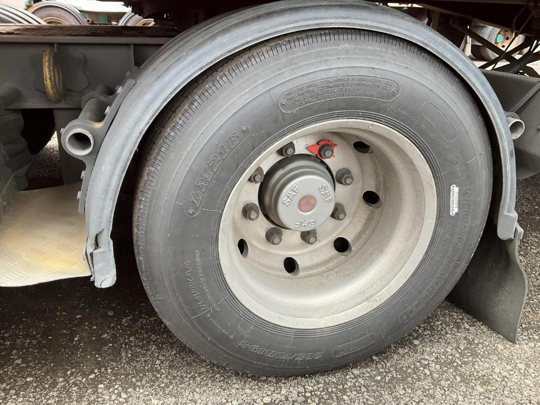 Photo '36' of DOMETT C2003 Curtainsider B-Train Photo '36' of DOMETT C2003 Curtainsider B-Train