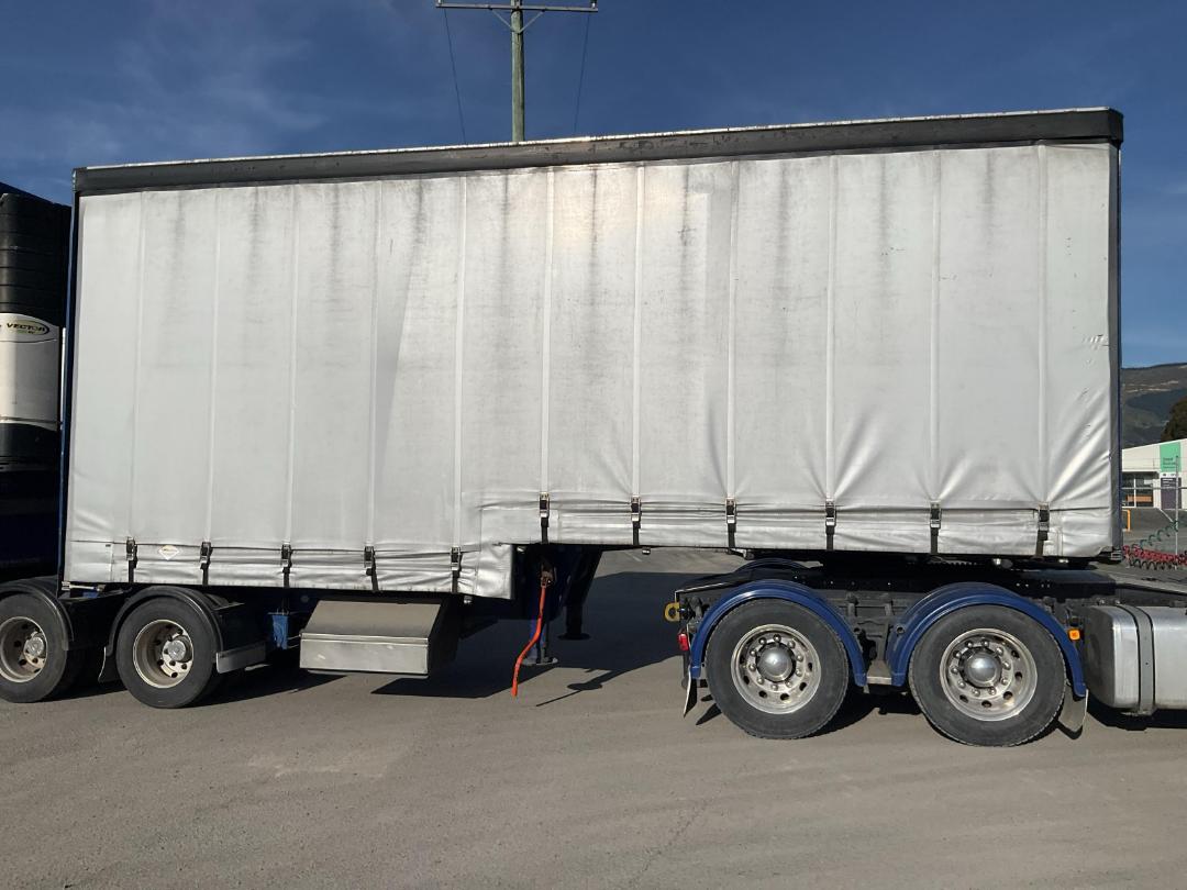 Photo '27' of Factory Jackson Curtain/Chiller B-Train