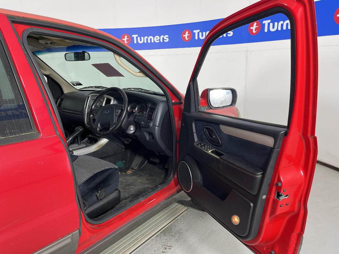 Photo '13' of Ford Escape XLT V6 Sport