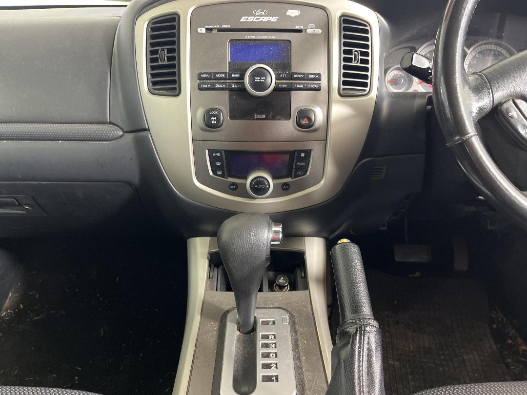 Photo '16' of Ford Escape XLT V6 Sport