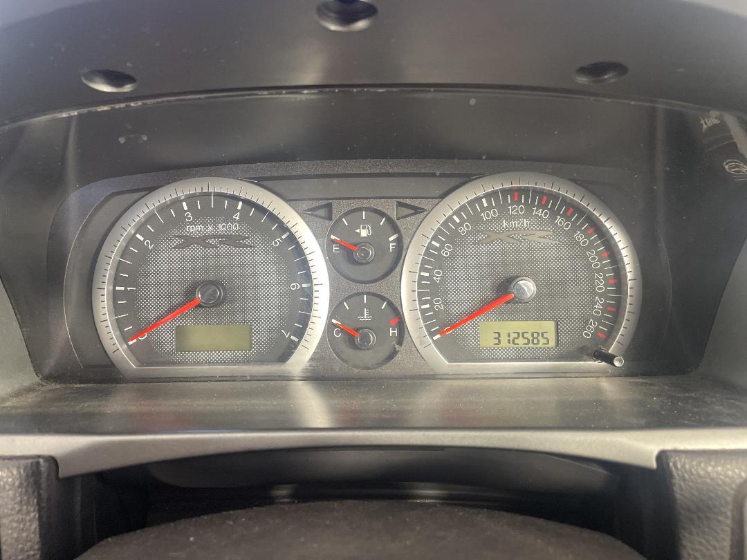 Photo '19' of Ford Falcon BF2 XR6 Photo '19' of Ford Falcon BF2 XR6