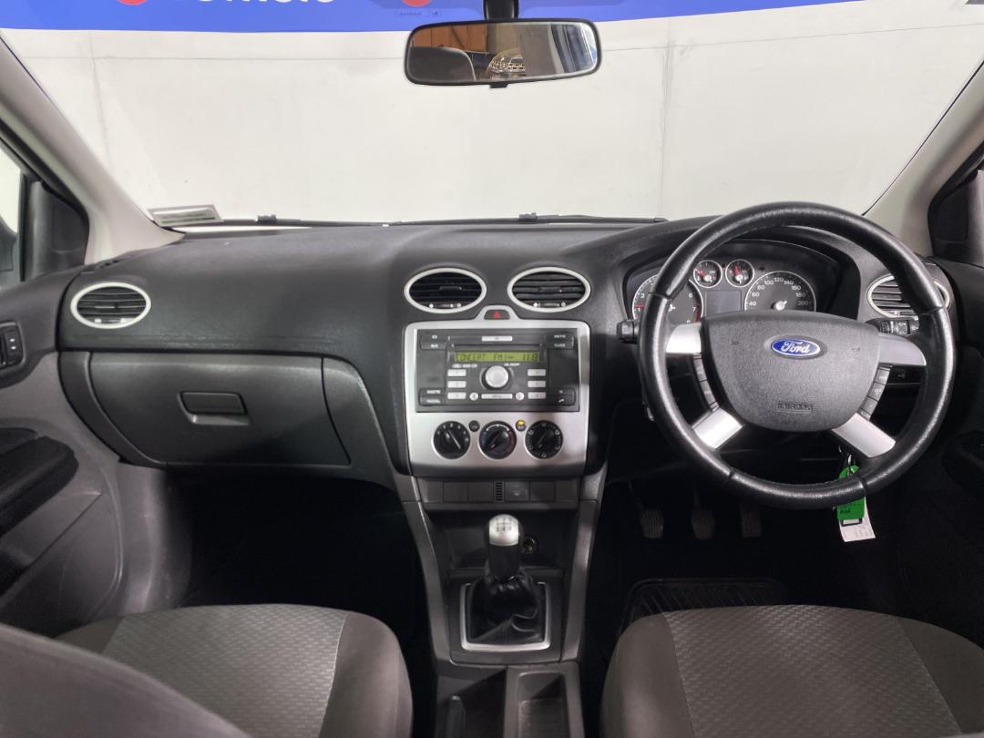 Photo '17' of Ford Focus