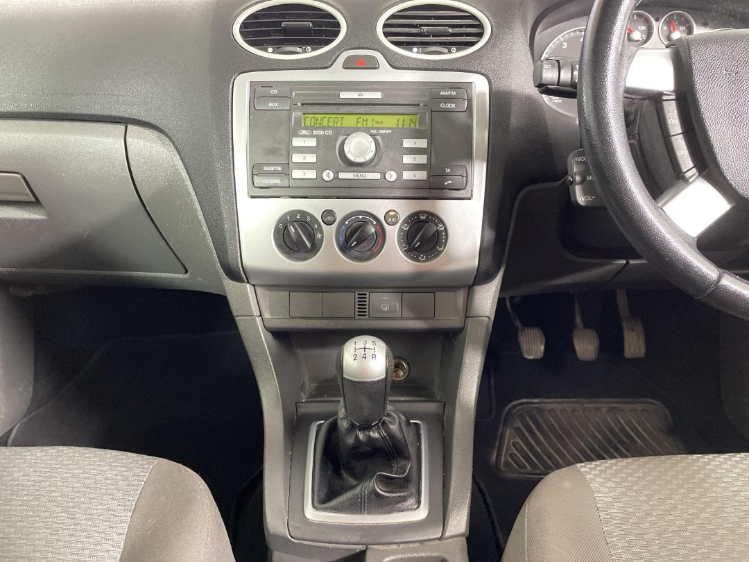 Photo '18' of Ford Focus