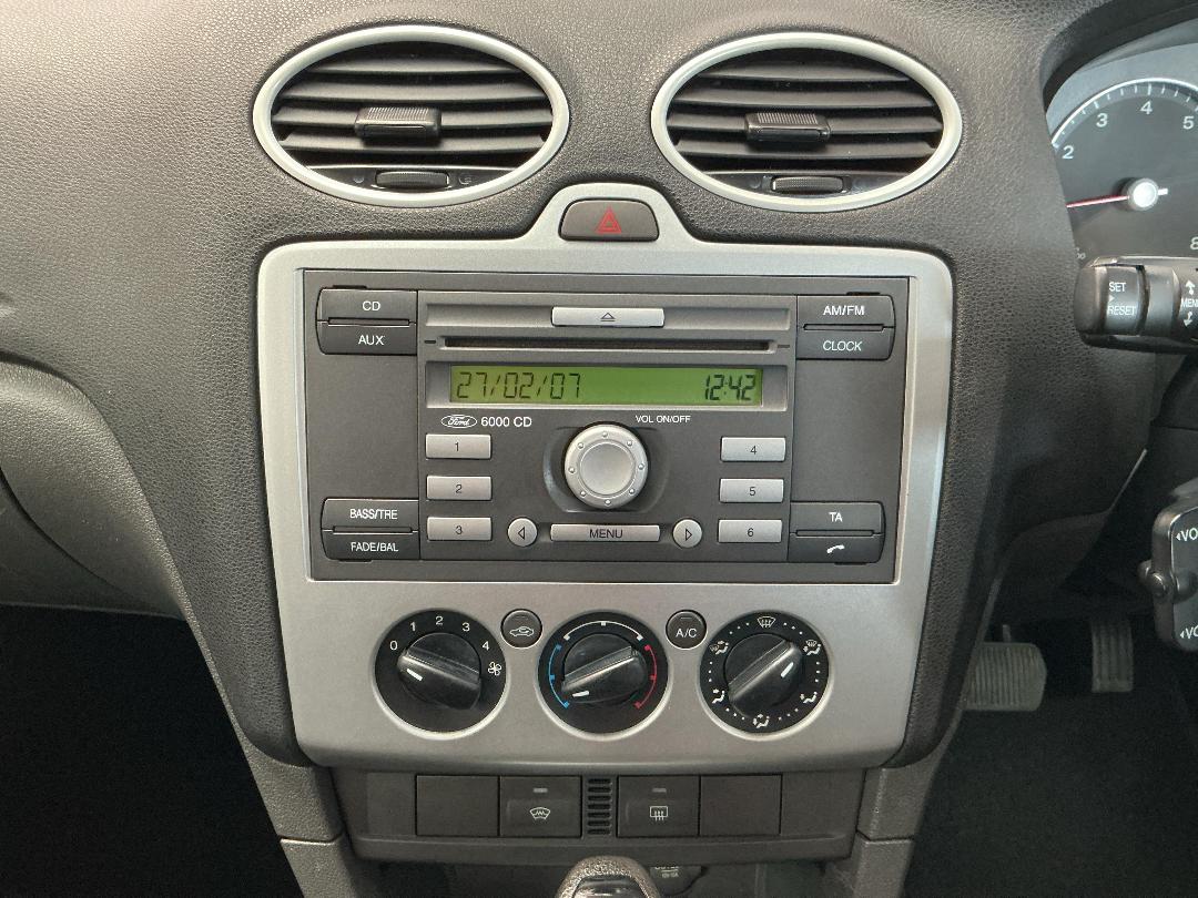 Photo '18' of Ford Focus