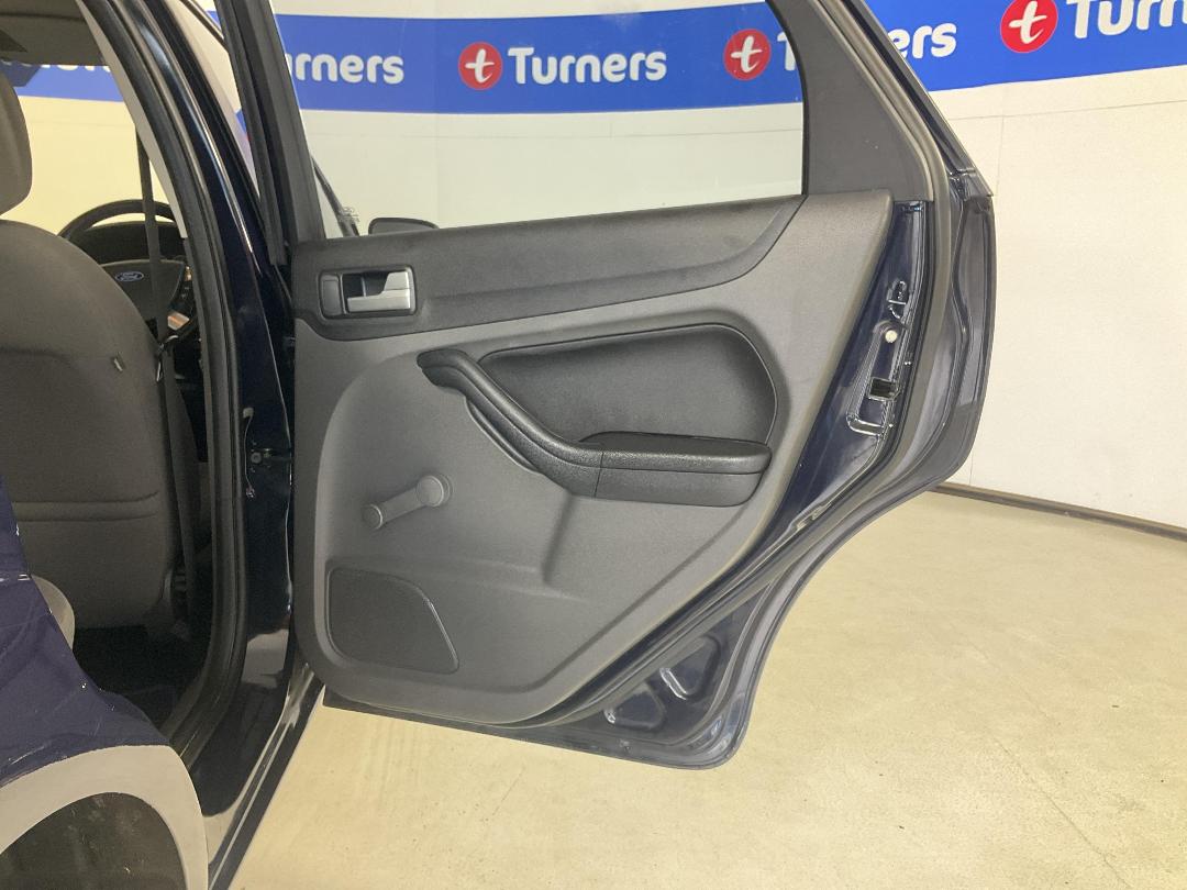 Photo '19' of Ford Focus Photo '19' of Ford Focus