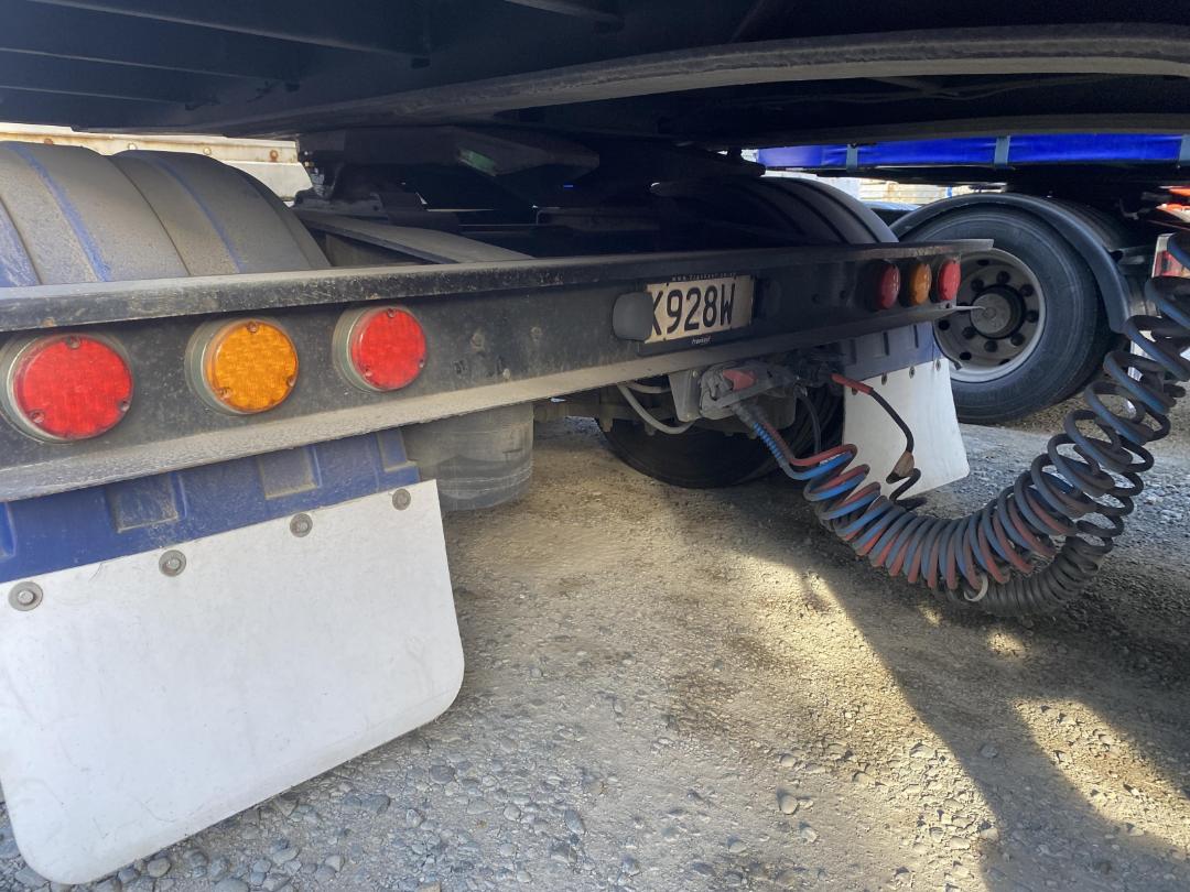 Photo '16' of Fruehauf FBC S3B-7.3 Curtainsider Semi Photo '16' of Fruehauf FBC S3B-7.3 Curtainsider Semi