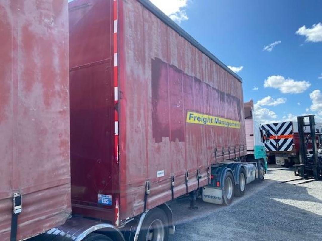 Photo '4' of Fruehauf FBC Curtainsider B-Train