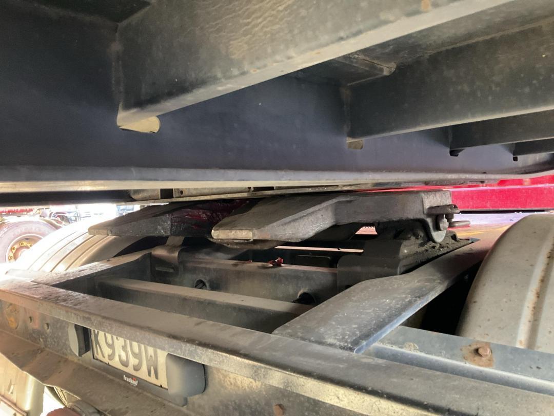 Photo '27' of Fruehauf FBC Curtainsider B-Train