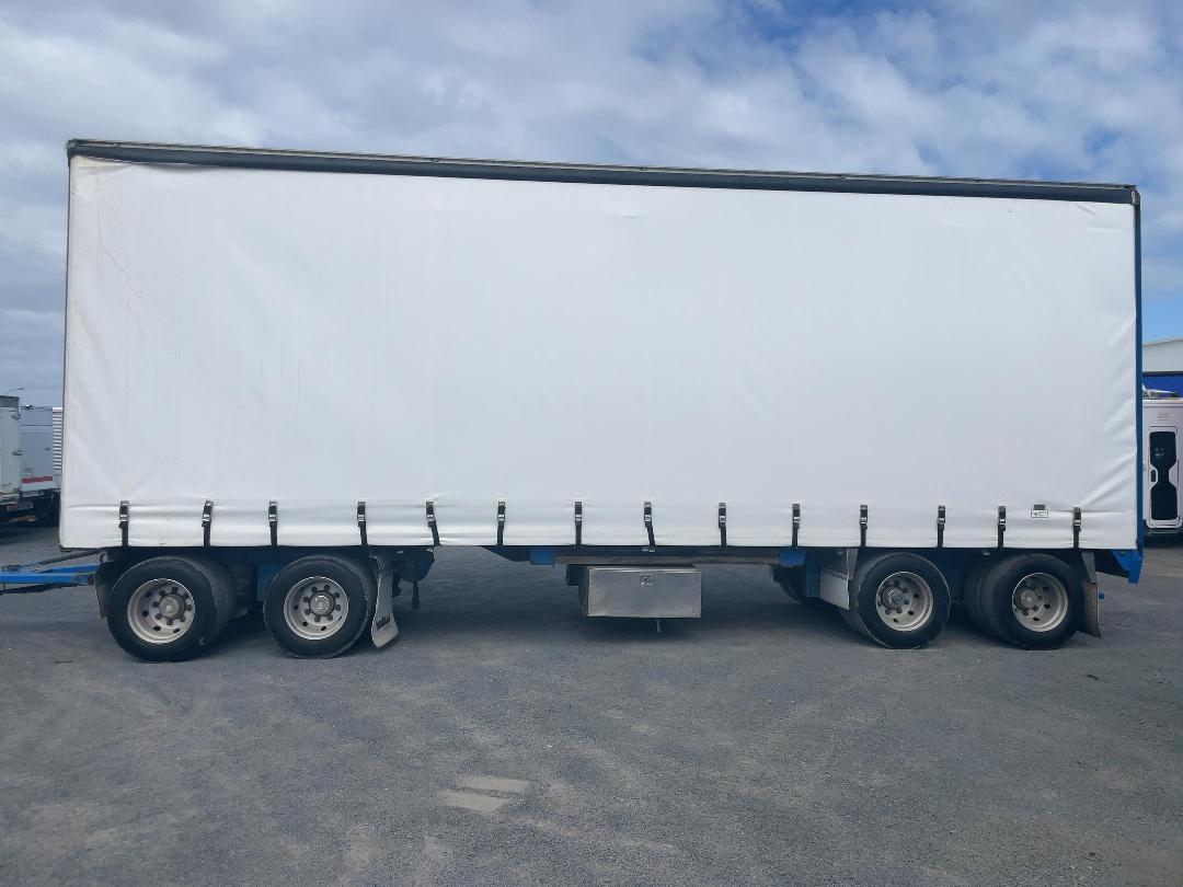 Photo '7' of FRUEHAUF RBC S2S2 9.3 Curtainsider Full Photo '7' of FRUEHAUF RBC S2S2 9.3 Curtainsider Full