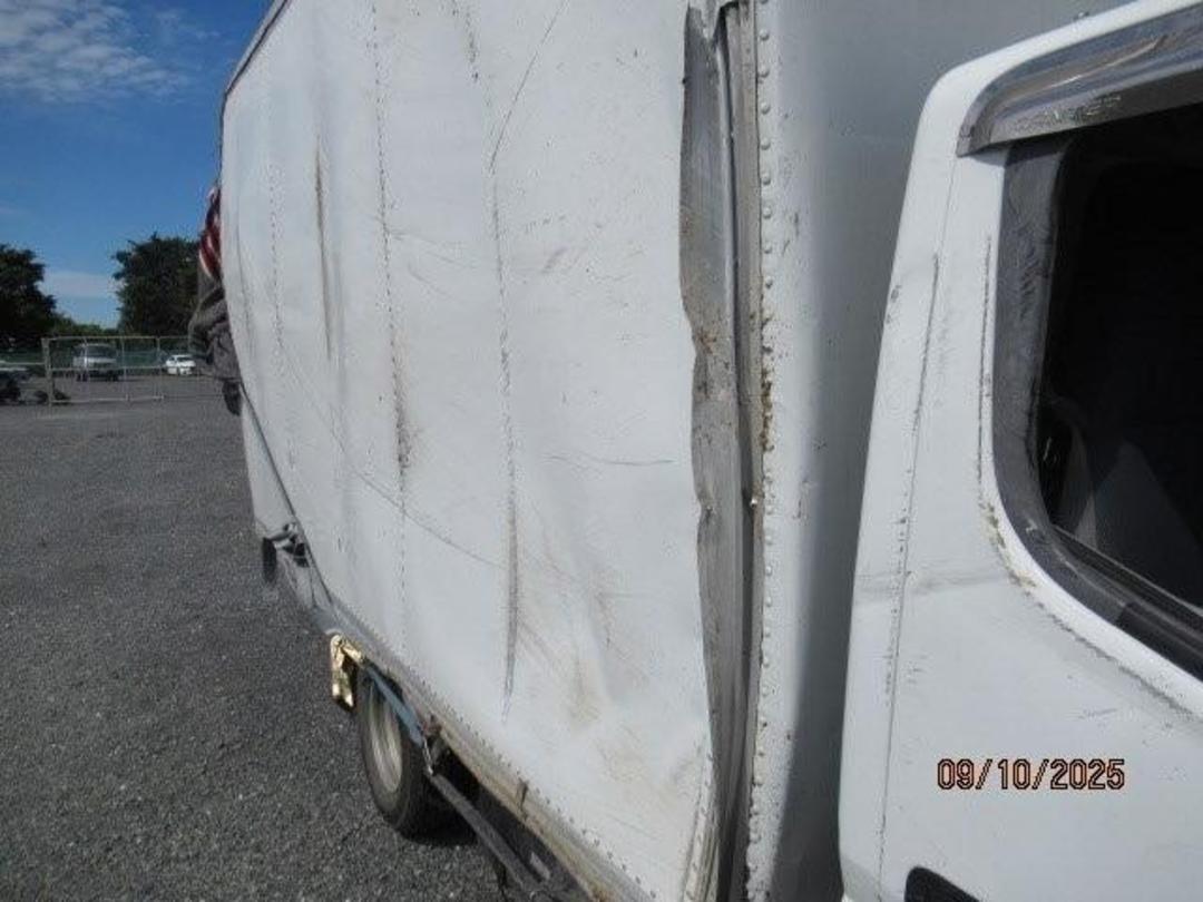 Photo '9' of Fuso Canter Box Body