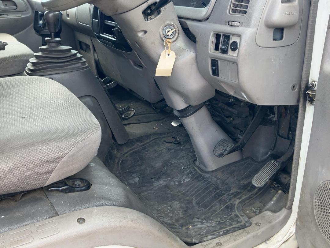 Photo '17' of Hino 300 XZU427R-HKFTDQ3 Curtainsider Photo '17' of Hino 300 XZU427R-HKFTDQ3 Curtainsider