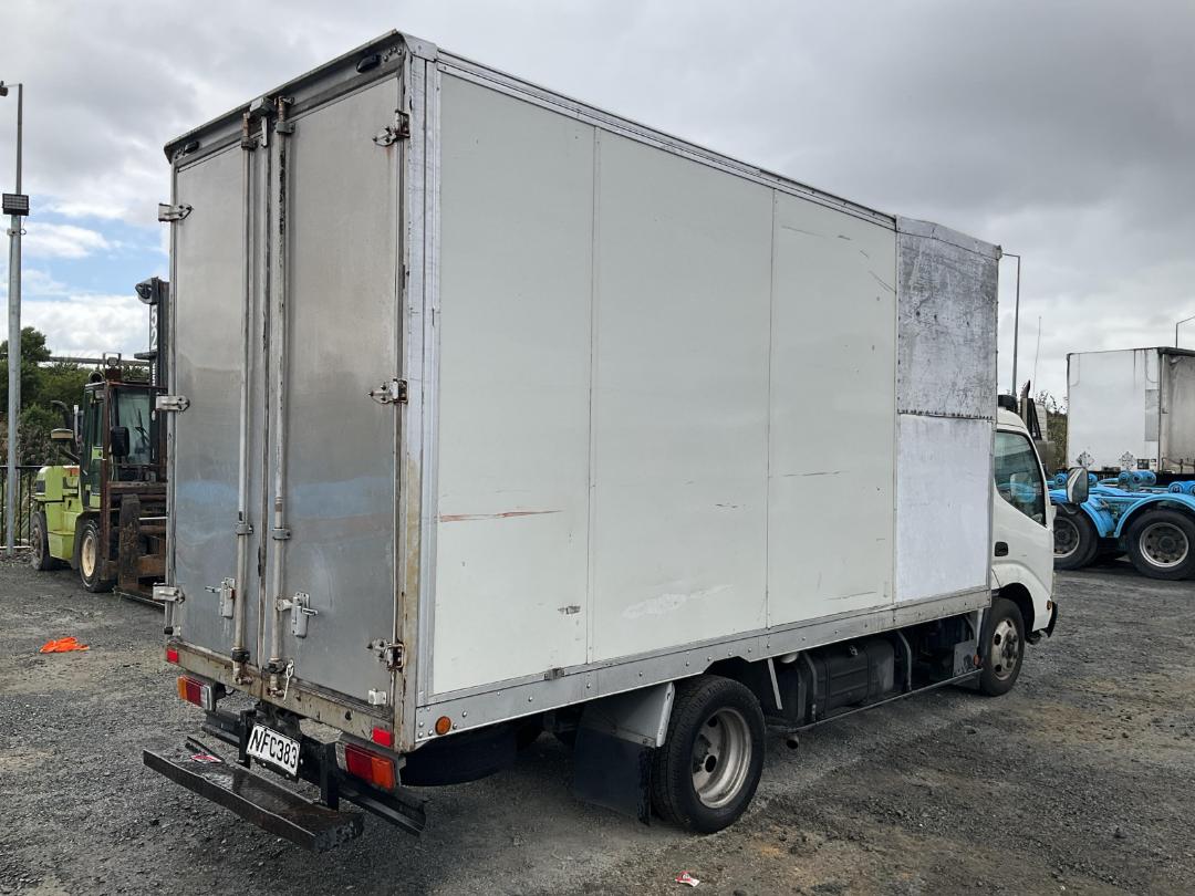 Photo '4' of Hino Dutro Box Body