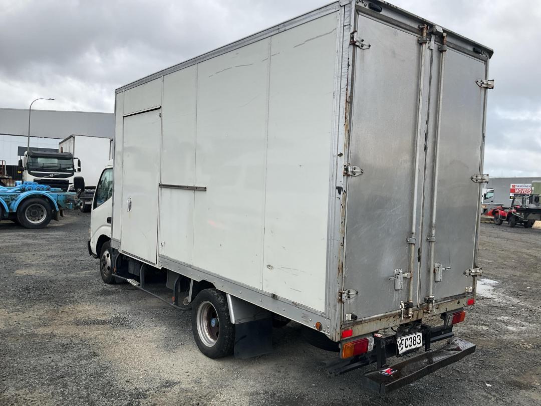 Photo '6' of Hino Dutro Box Body