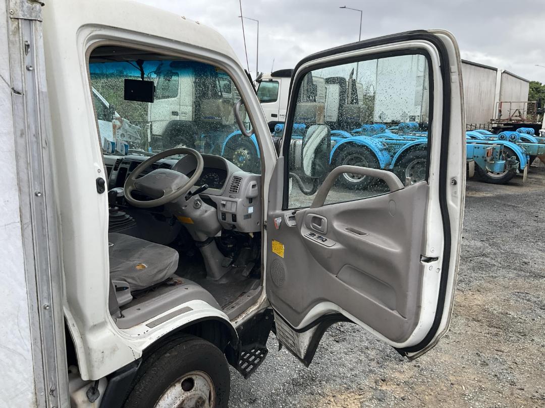 Photo '11' of Hino Dutro Box Body