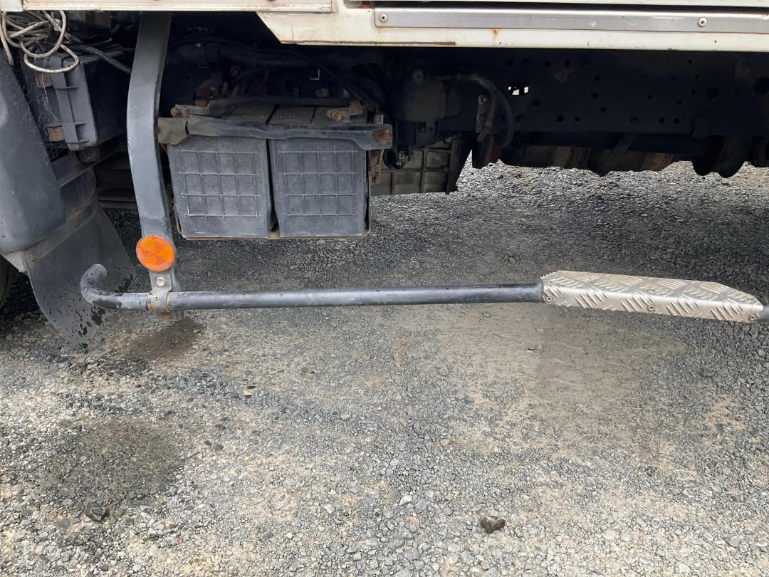 Photo '20' of Hino Dutro Box Body