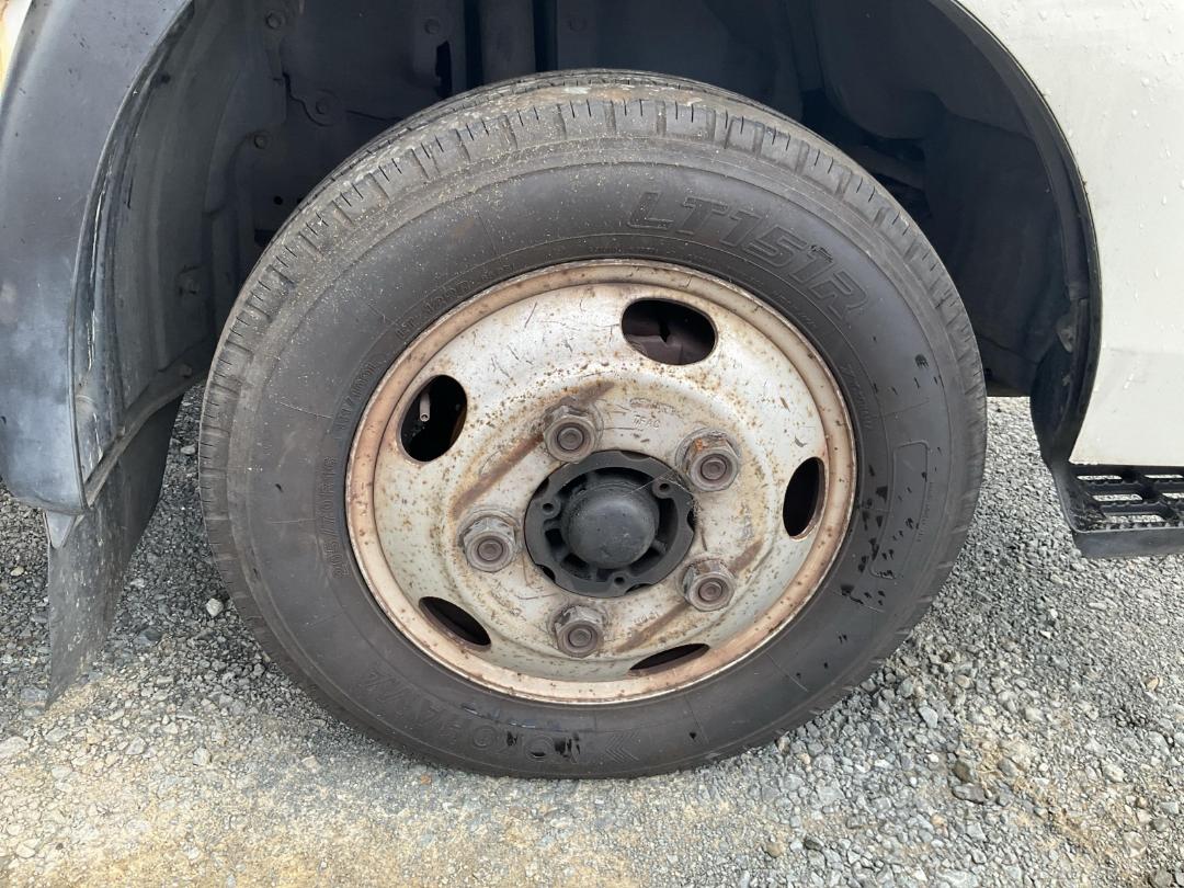 Photo '30' of Hino Dutro Box Body