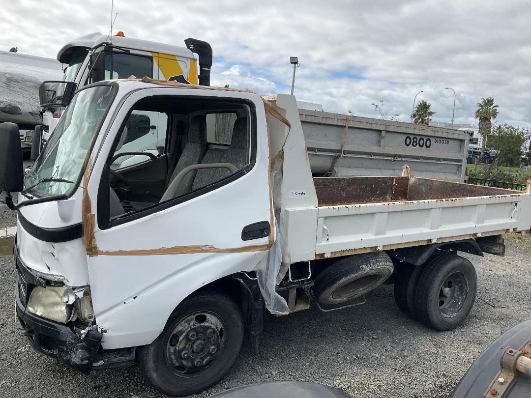 Photo '7' of Hino Dutro Tipper