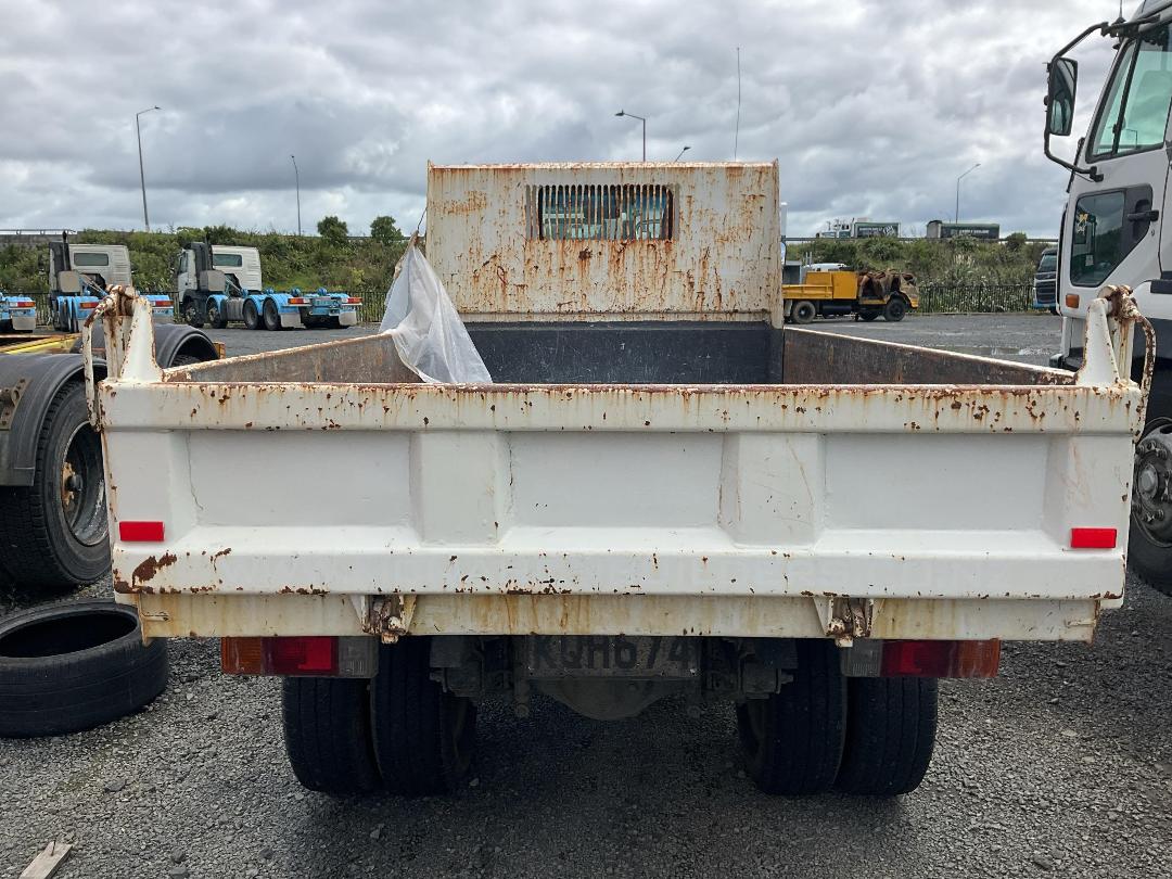 Photo '5' of Hino Dutro Tipper