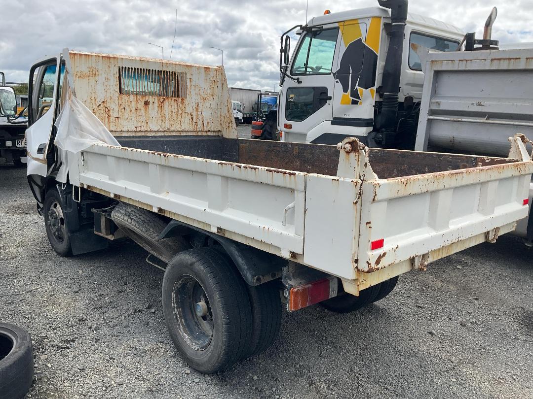 Photo '6' of Hino Dutro Tipper