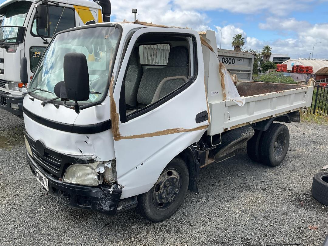 Photo '9' of Hino Dutro Tipper