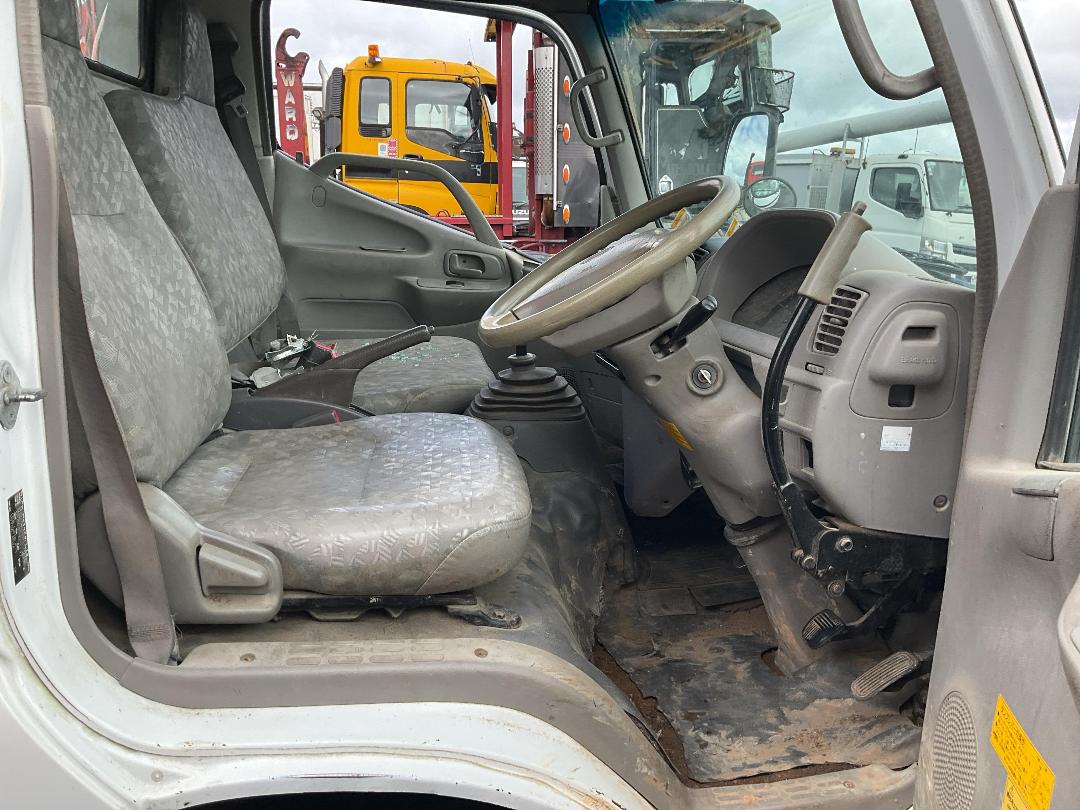 Photo '11' of Hino Dutro Tipper