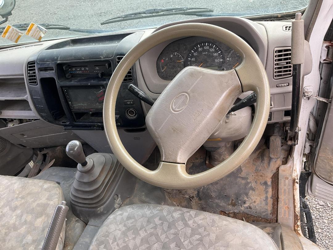 Photo '12' of Hino Dutro Tipper