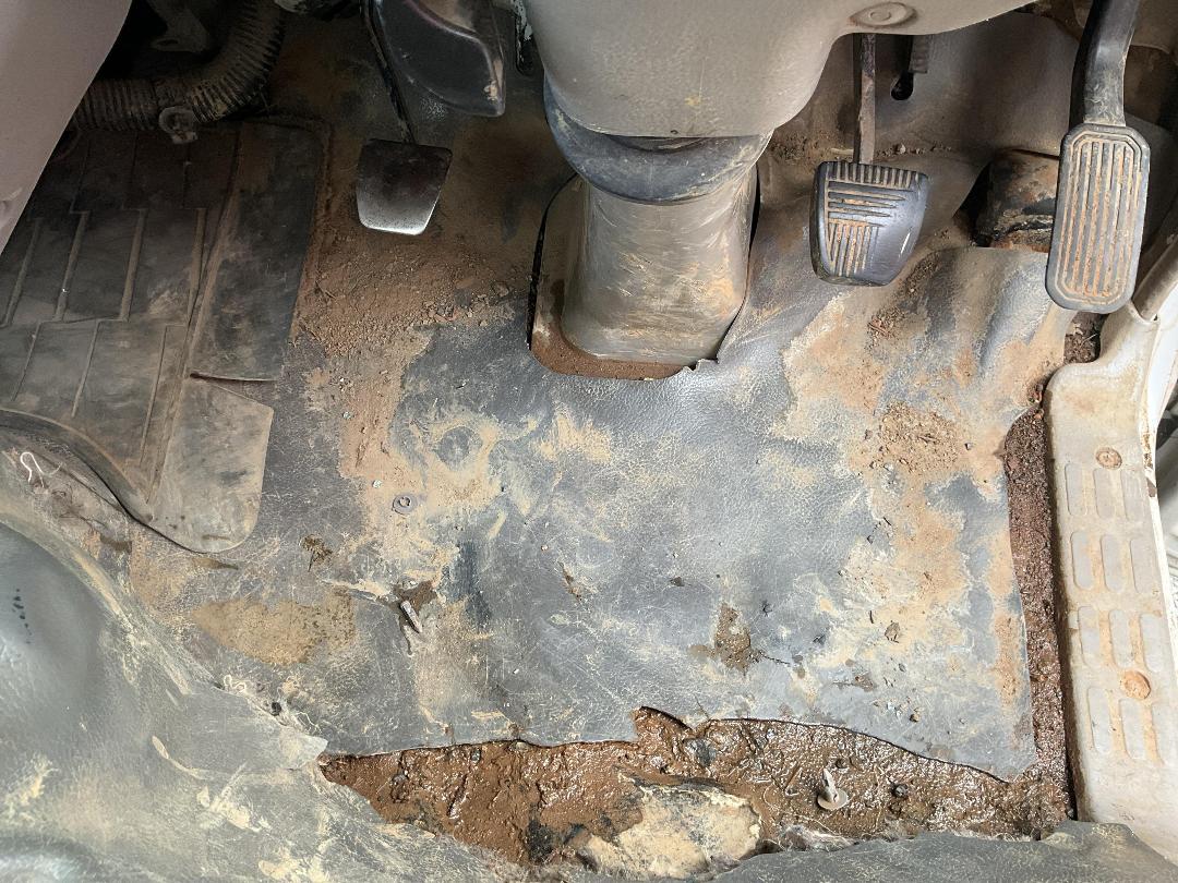 Photo '13' of Hino Dutro Tipper