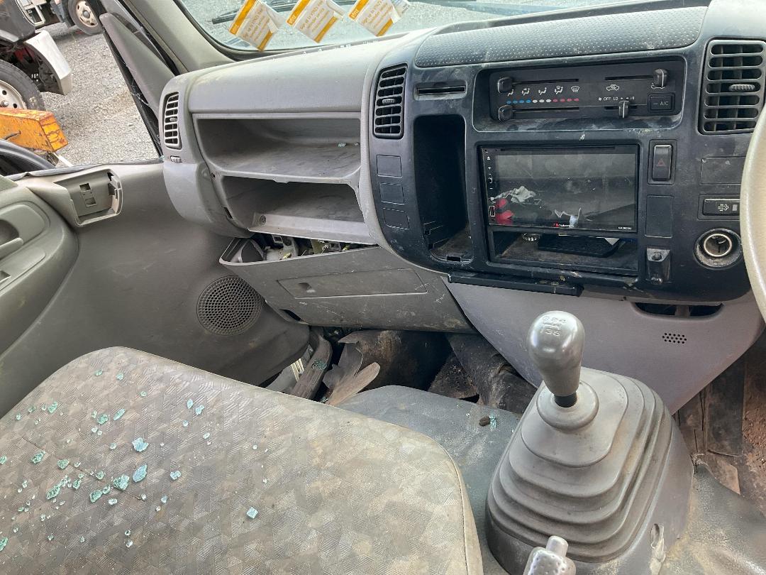 Photo '16' of Hino Dutro Tipper