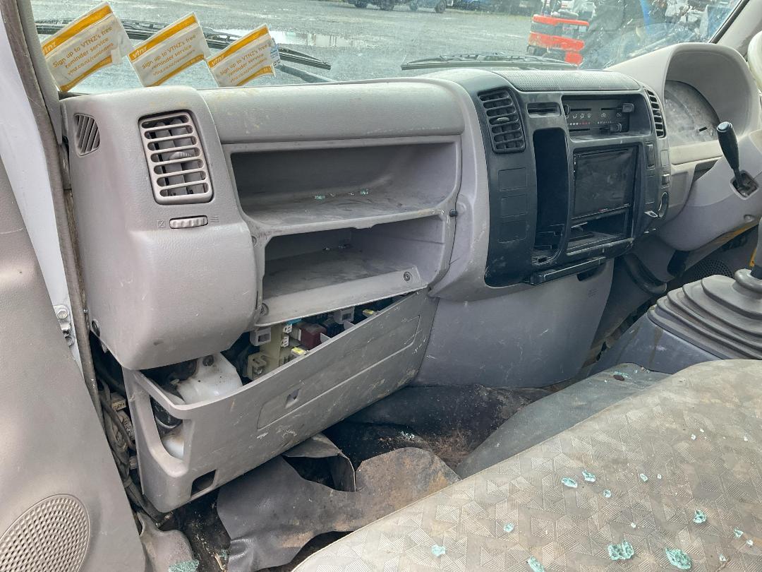 Photo '20' of Hino Dutro Tipper