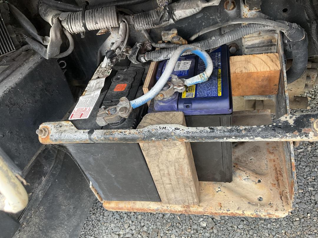 Photo '21' of Hino Dutro Tipper