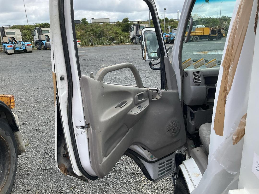 Photo '22' of Hino Dutro Tipper